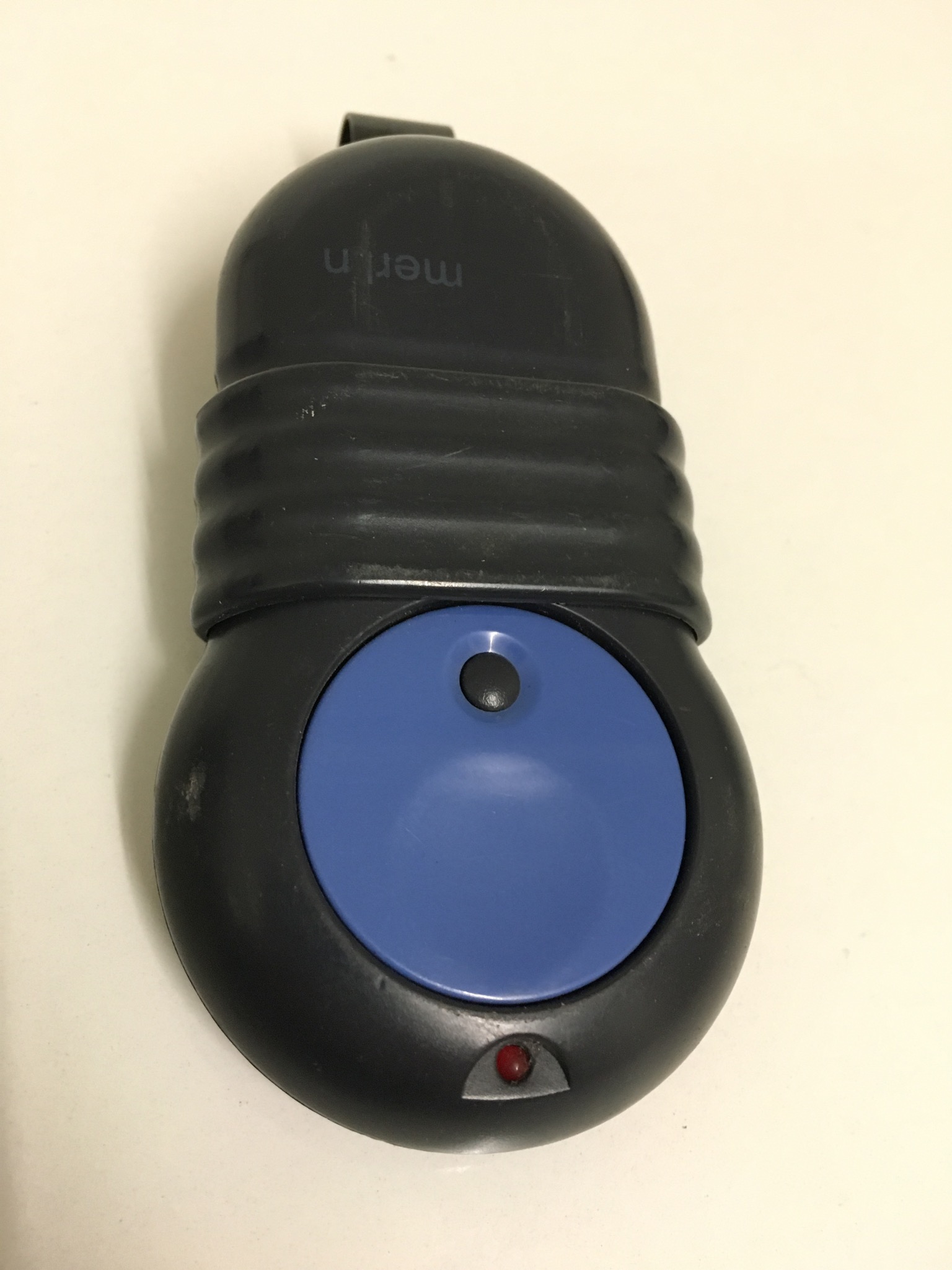Merlin 1-Button 303Mhz Transmitter – USED