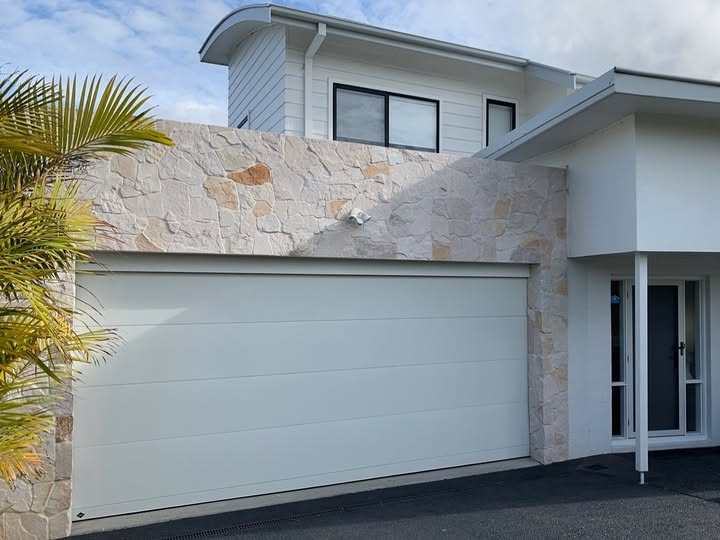 BRAND NEW B&D PANELIFT NULLARBOR STYLE GARAGE DOOR – SURFMIST